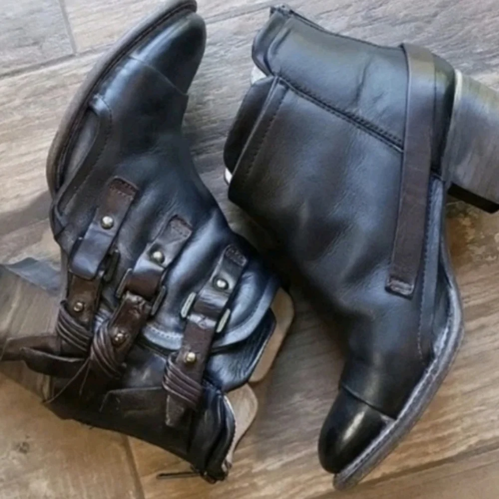 Freebird Circe Buckle Detail Leather Heeled Booties in Black/Brown, Size 7 - Picture 4 of 14
